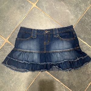 Super cute Y2K style mini denim skirt from YMI authentic.